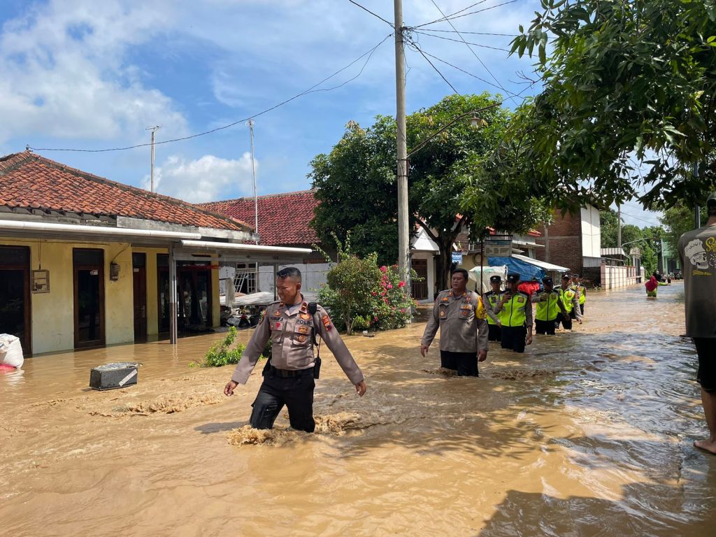 Beberapa Kecamatan di Brebes Terandam Banjir, Polisi Imbau Warga Untuk Waspada