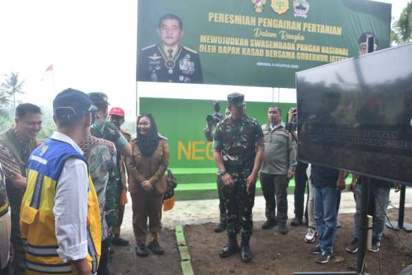 KASAD Bersama Gubernur Jateng Resmikan Pipanisasi